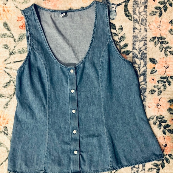 Jean Vest - Picture 1 of 1